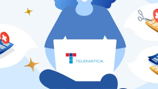 Frau mit Laptop auf dem Schoß und Telematica Logo in der Mitte