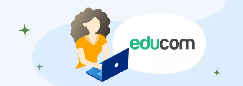 Frau am Laptop mit dem Educom Logo daneben