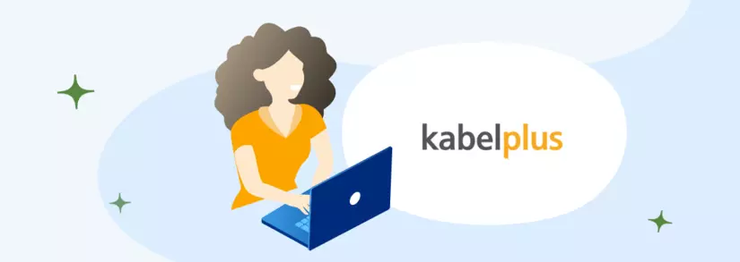 Frau im gelben T-Shirt mit Laptop und Kabelplus Logo